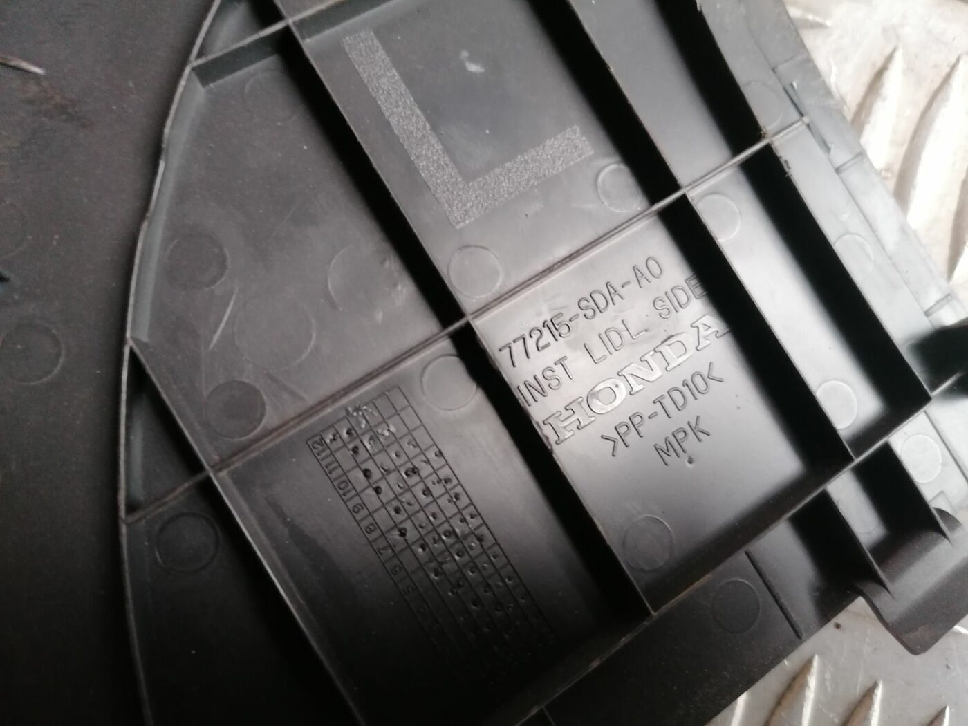 Mērinstrumentu paneļa sānu apdare priekš HONDA ACCORD 2008 3 Mērinstrumentu paneļa sānu apdare priekš HONDA ACCORD 2008