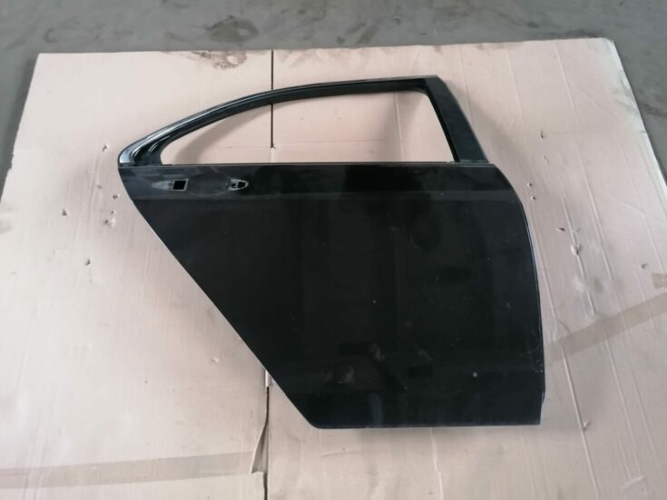 Aizmugurējās labās durvis priekš HONDA ACCORD 2008