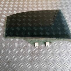 Aizmugurējo labo durvju stikls priekš HONDA ACCORD 2008