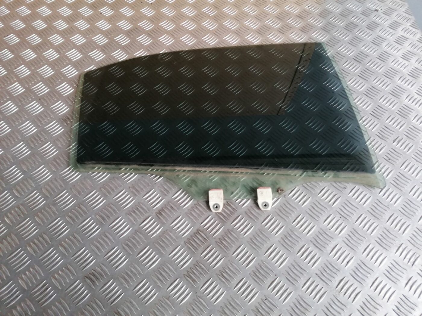 Aizmugurējo labo durvju stikls priekš HONDA ACCORD 2008 1 Aizmugurējo labo durvju stikls priekš HONDA ACCORD 2008