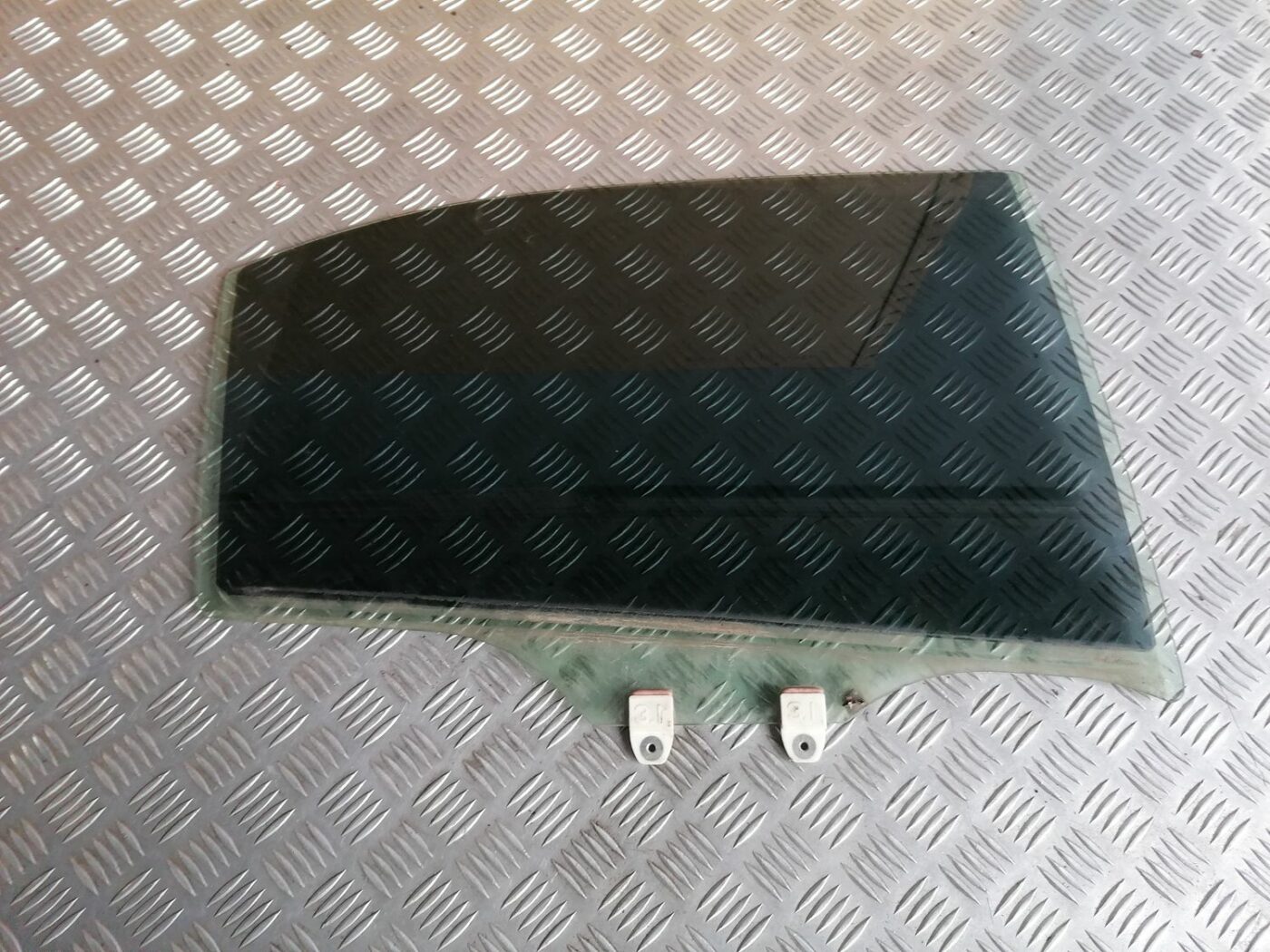 Aizmugurējo labo durvju stikls priekš HONDA ACCORD 2008 3 Aizmugurējo labo durvju stikls priekš HONDA ACCORD 2008