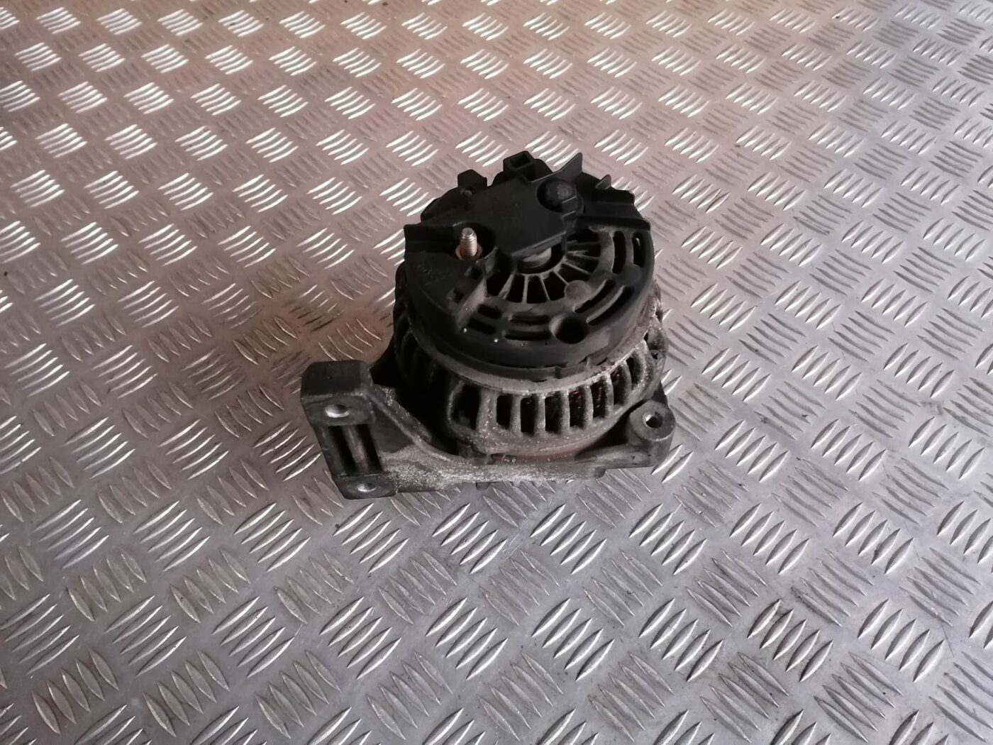 Ģenerators priekš VOLVO S60 2004 8 Ģenerators priekš VOLVO S60 2004