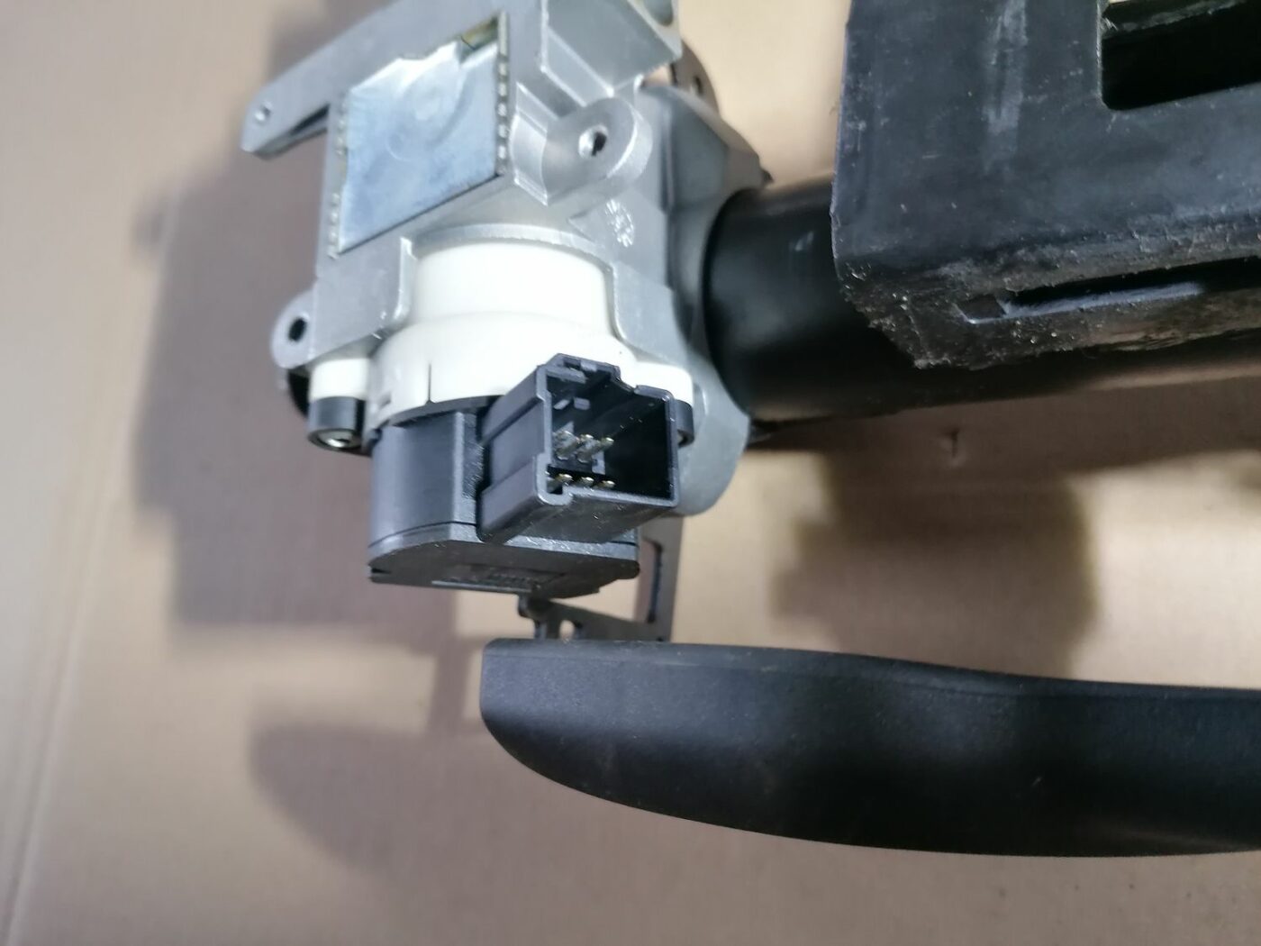 Stūres statne priekš VOLVO S60 2004 5 Stūres statne priekš VOLVO S60 2004