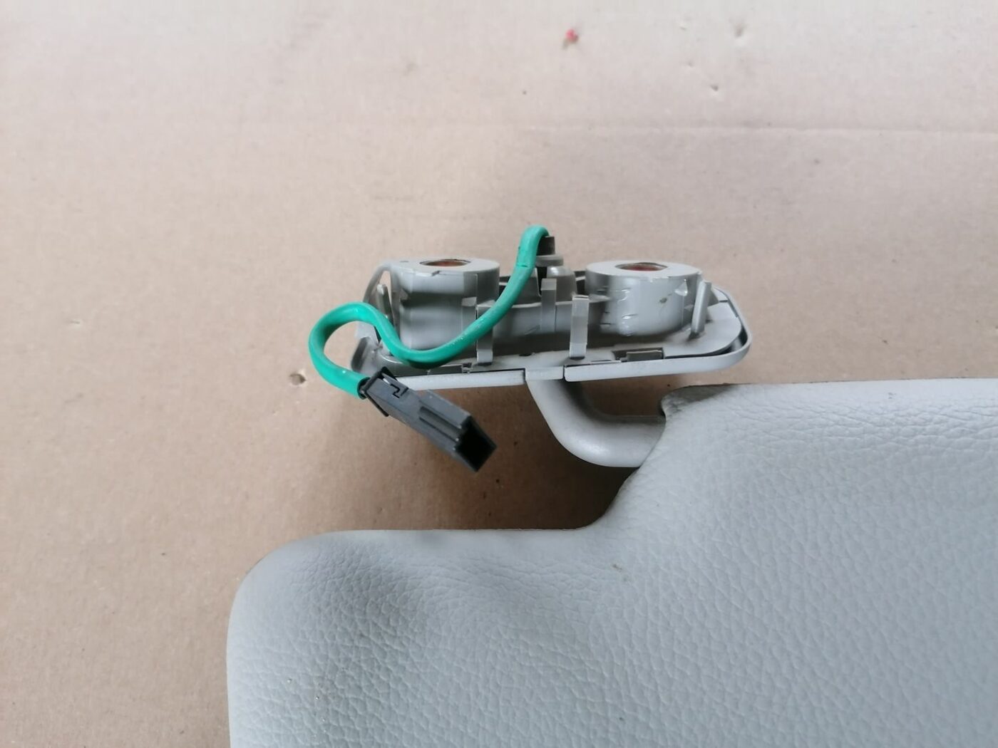 Saules aizsargs priekš VOLVO S60 2004 3 Saules aizsargs priekš VOLVO S60 2004