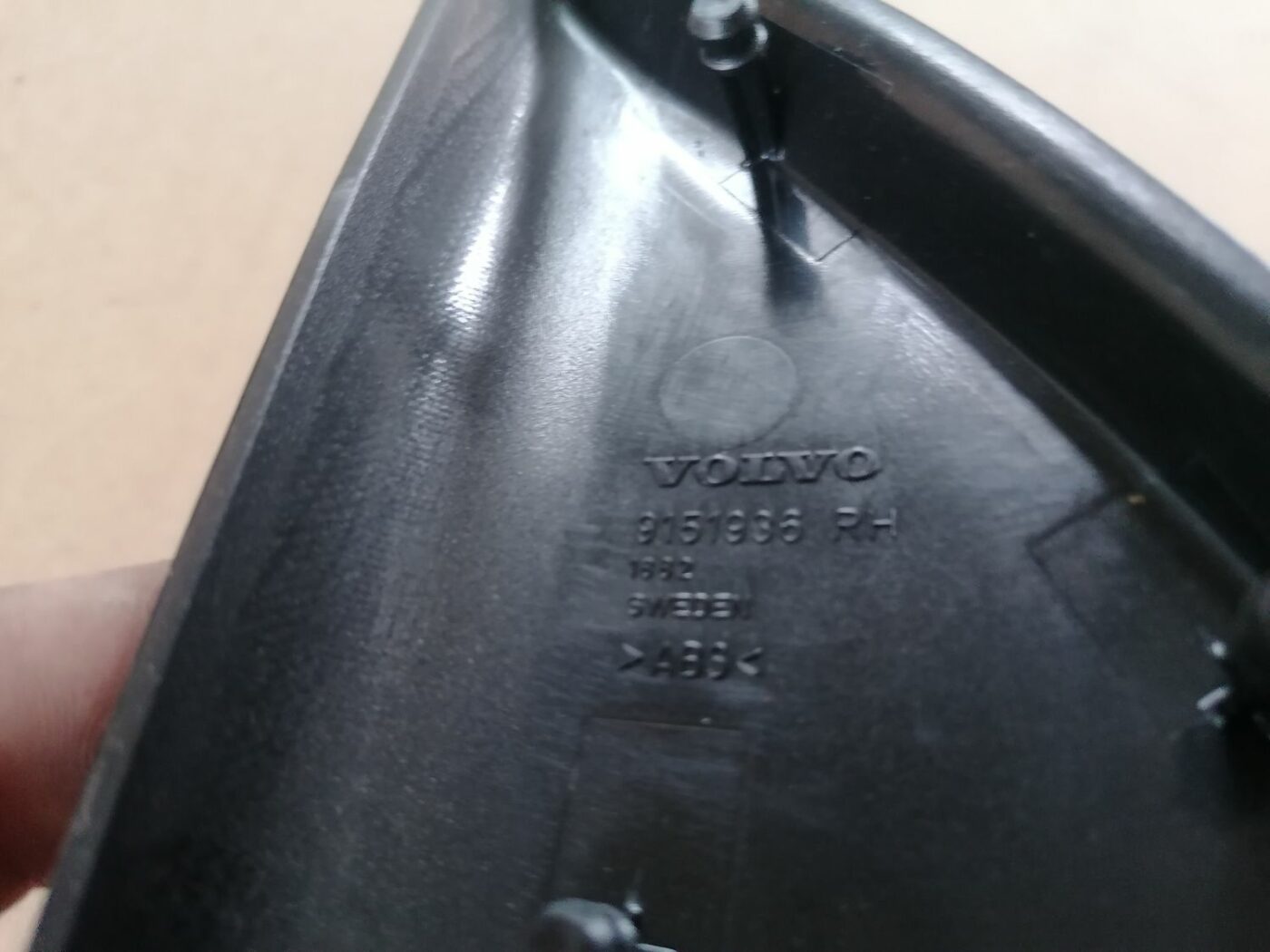 Durvju spoguļa apdares uzlika salonā (bez skaļruņa) priekš VOLVO S60 2004 3 Durvju spoguļa apdares uzlika salonā (bez skaļruņa) priekš VOLVO S60 2004