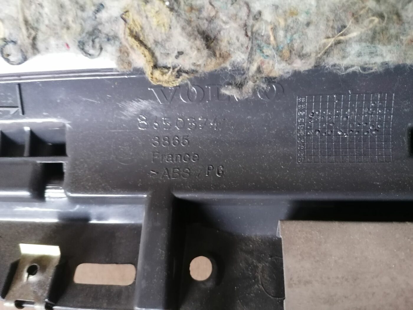 Mantu glabāšanas nodalījums pasažiera pusē priekš VOLVO S60 2004 4 Mantu glabāšanas nodalījums pasažiera pusē priekš VOLVO S60 2004