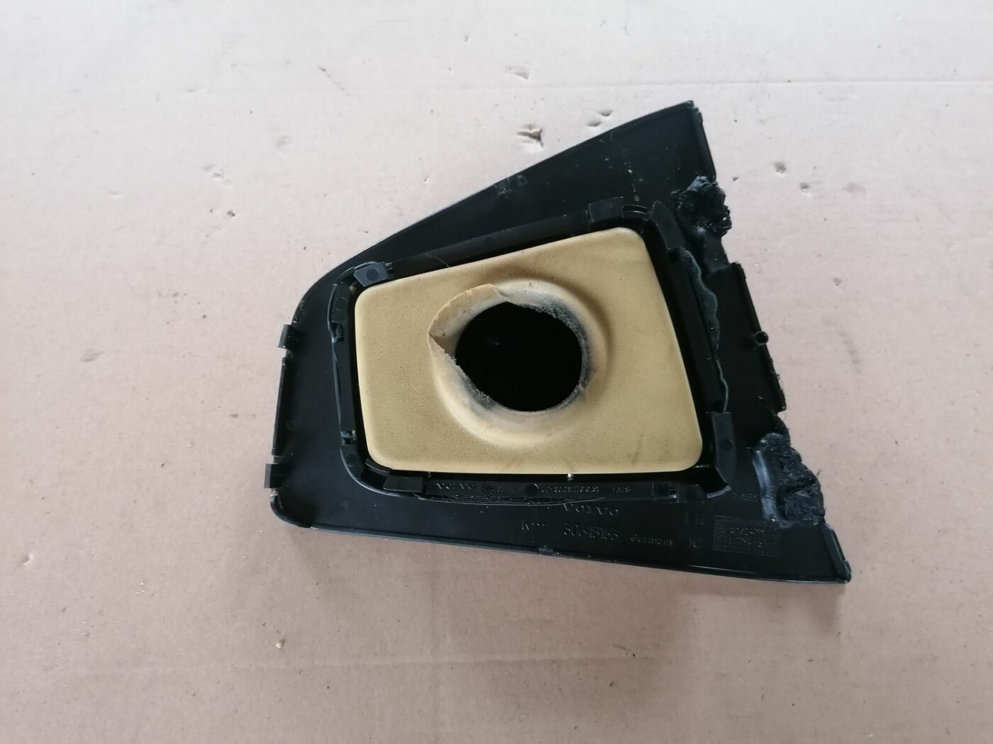 Pārnesumu pārslēgšanas kloķa auduma pārvalks priekš VOLVO S60 2004 4 Pārnesumu pārslēgšanas kloķa auduma pārvalks priekš VOLVO S60 2004