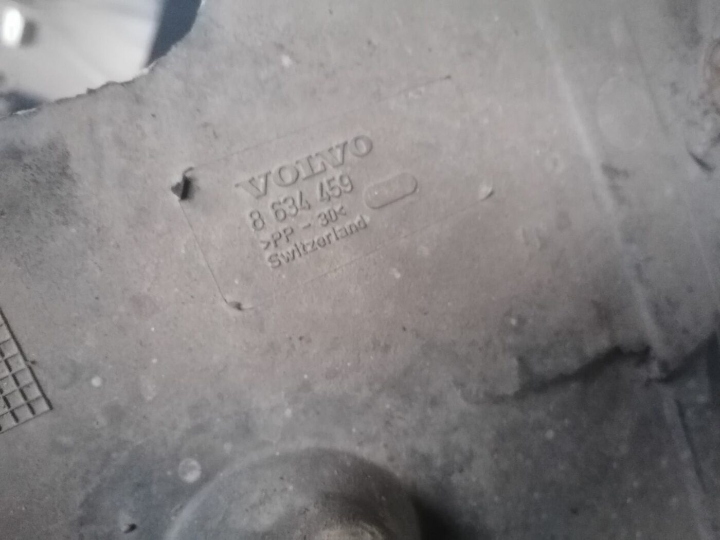 Dzinēja aizsargs priekš VOLVO S60 2004 3 Dzinēja aizsargs priekš VOLVO S60 2004