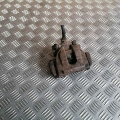 Aizmugurējais labais suports priekš VOLVO S60 2004