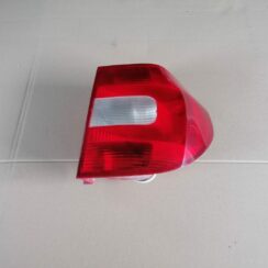 Aizmugurējais labais lukturis priekš SKODA YETI 2012