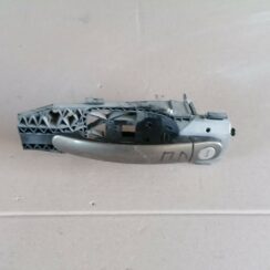 Priekšējāis kreisais durvju rokturis priekš SKODA YETI 2012