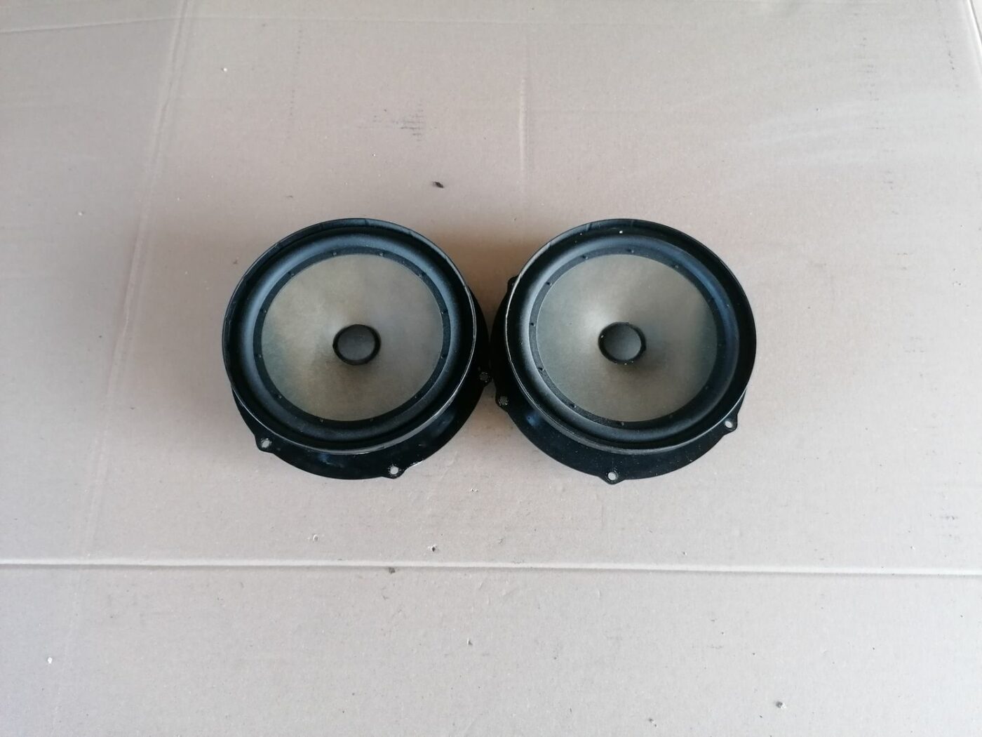 Durvju skaļrunis, apakšā priekš SKODA YETI 2012 1 Durvju skaļrunis, apakšā priekš SKODA YETI 2012