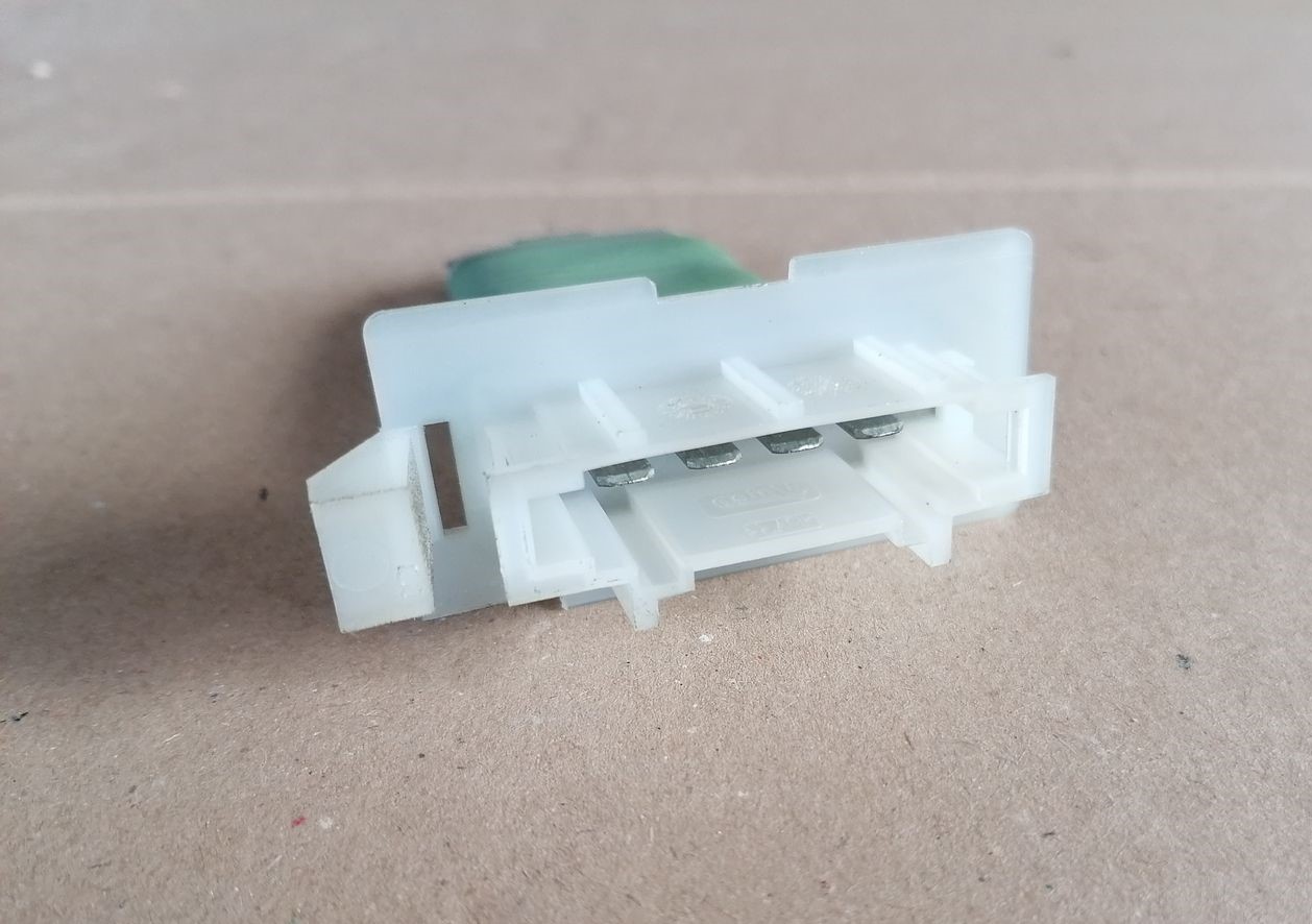 Salona ventilatora rezistors priekš SKODA YETI 2012 4 Salona ventilatora rezistors priekš SKODA YETI 2012