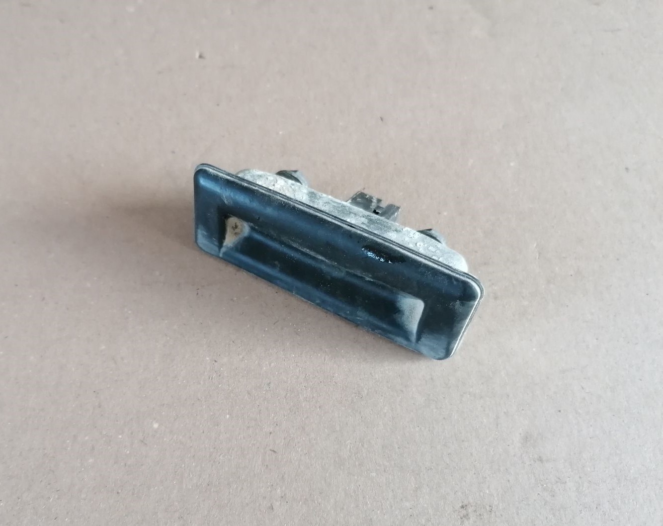 Bagažnieka vāka rokturis priekš SKODA YETI 2012 2 Bagažnieka vāka rokturis priekš SKODA YETI 2012