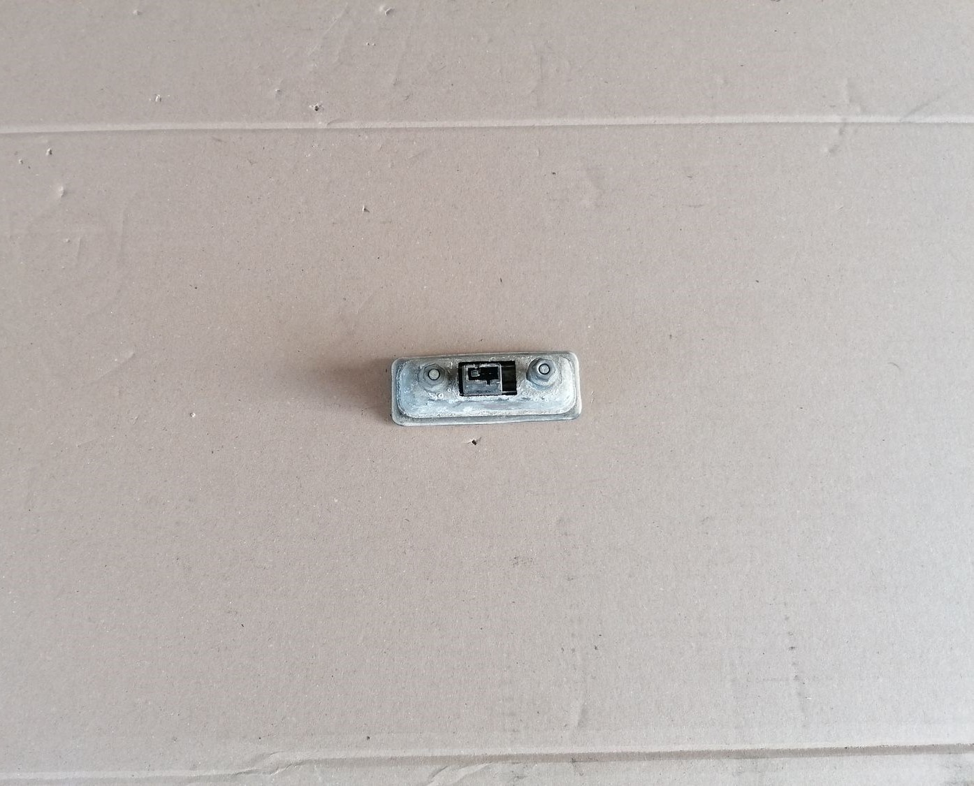 Bagažnieka vāka rokturis priekš SKODA YETI 2012 3 Bagažnieka vāka rokturis priekš SKODA YETI 2012