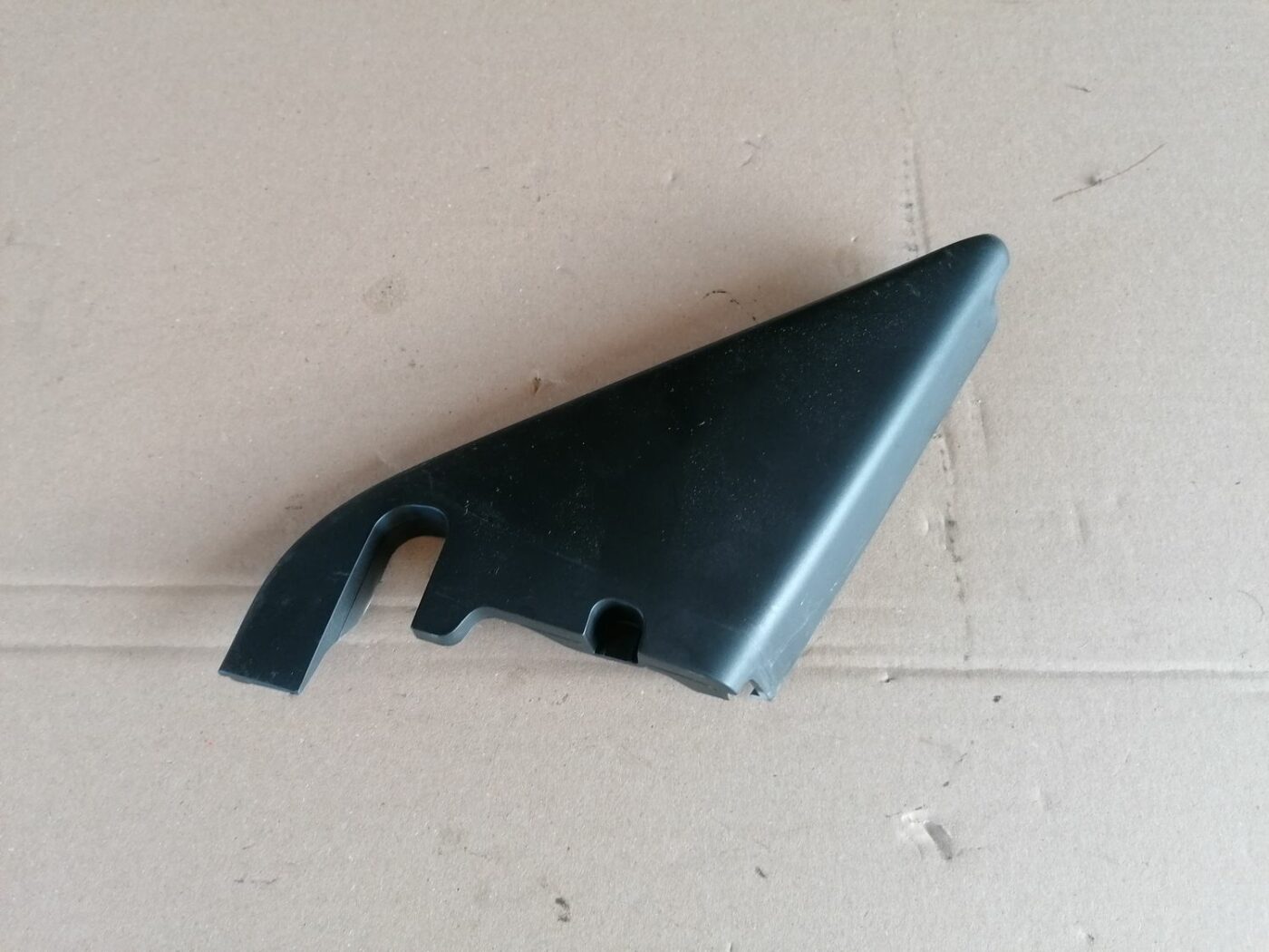 Durvju spoguļa apdares uzlika salonā (bez skaļruņa) priekš SKODA YETI 2012 2 Durvju spoguļa apdares uzlika salonā (bez skaļruņa) priekš SKODA YETI 2012