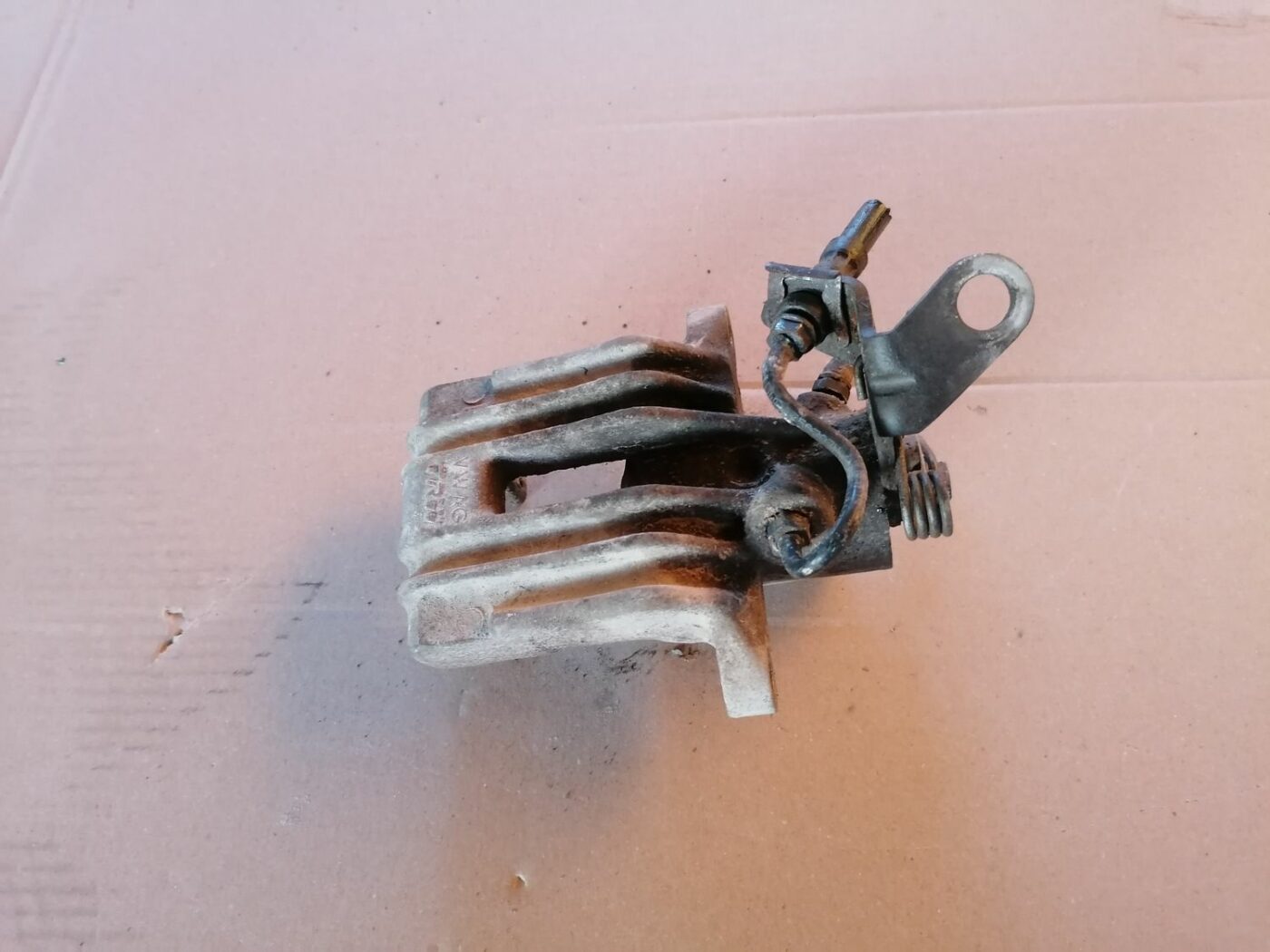 Aizmugurējais labais suports priekš SKODA YETI 2012 2 Aizmugurējais labais suports priekš SKODA YETI 2012