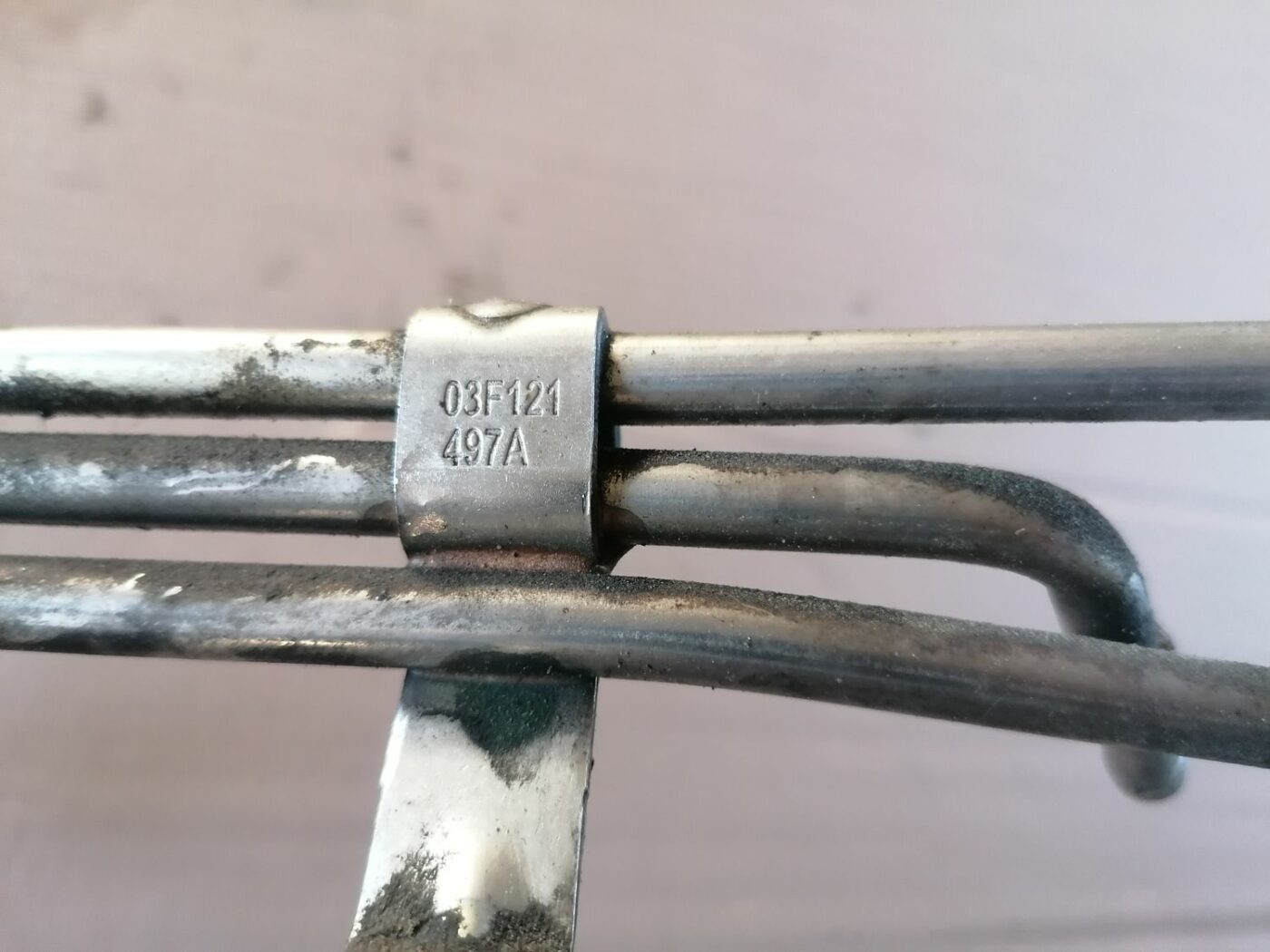 Degvielas caurules savienojums priekš SKODA YETI 2012 3 Degvielas caurules savienojums priekš SKODA YETI 2012