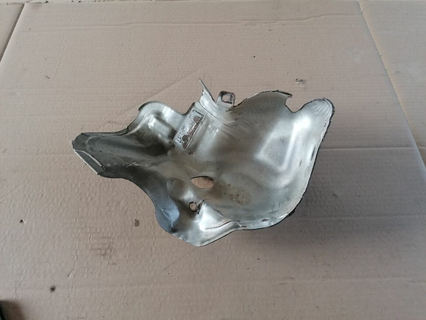 Karstuma aizsargs (mazs) priekš SKODA YETI 2012 5 Karstuma aizsargs (mazs) priekš SKODA YETI 2012