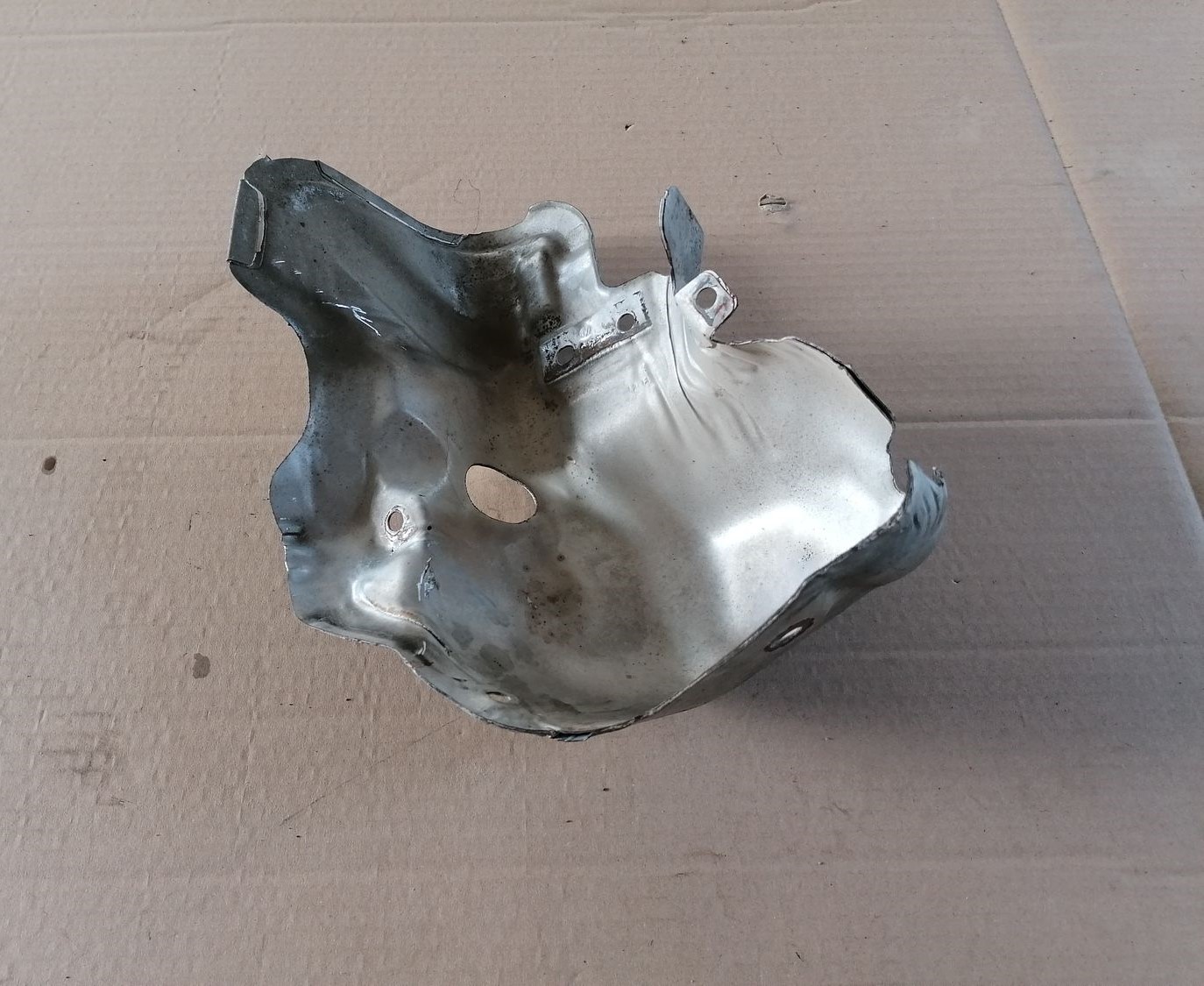 Karstuma aizsargs (mazs) priekš SKODA YETI 2012 3 Karstuma aizsargs (mazs) priekš SKODA YETI 2012