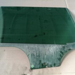 Aizmugurējo labo durvju stikls priekš SKODA YETI 2012