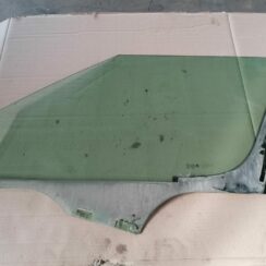 Priekšējo kreiso durvju stikls priekš SKODA YETI 2012