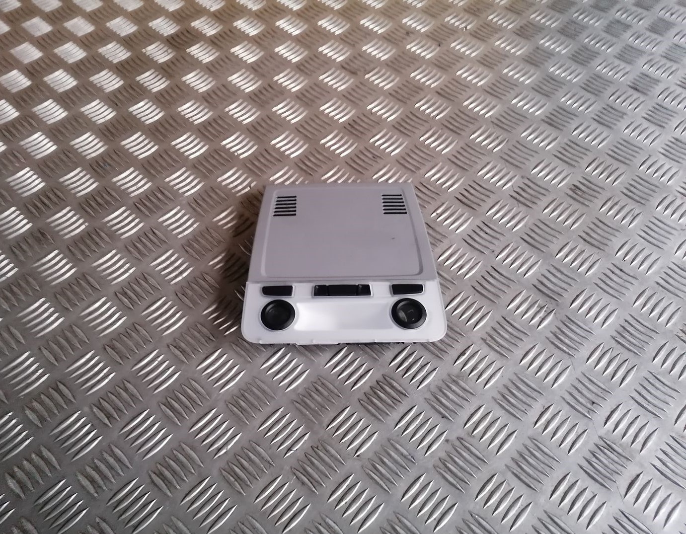 Salona apgaismojuma panelis priekš BMW 1 E87 2007 GRAPHITE 1 Salona apgaismojuma panelis priekš BMW 1 E87 2007 GRAPHITE