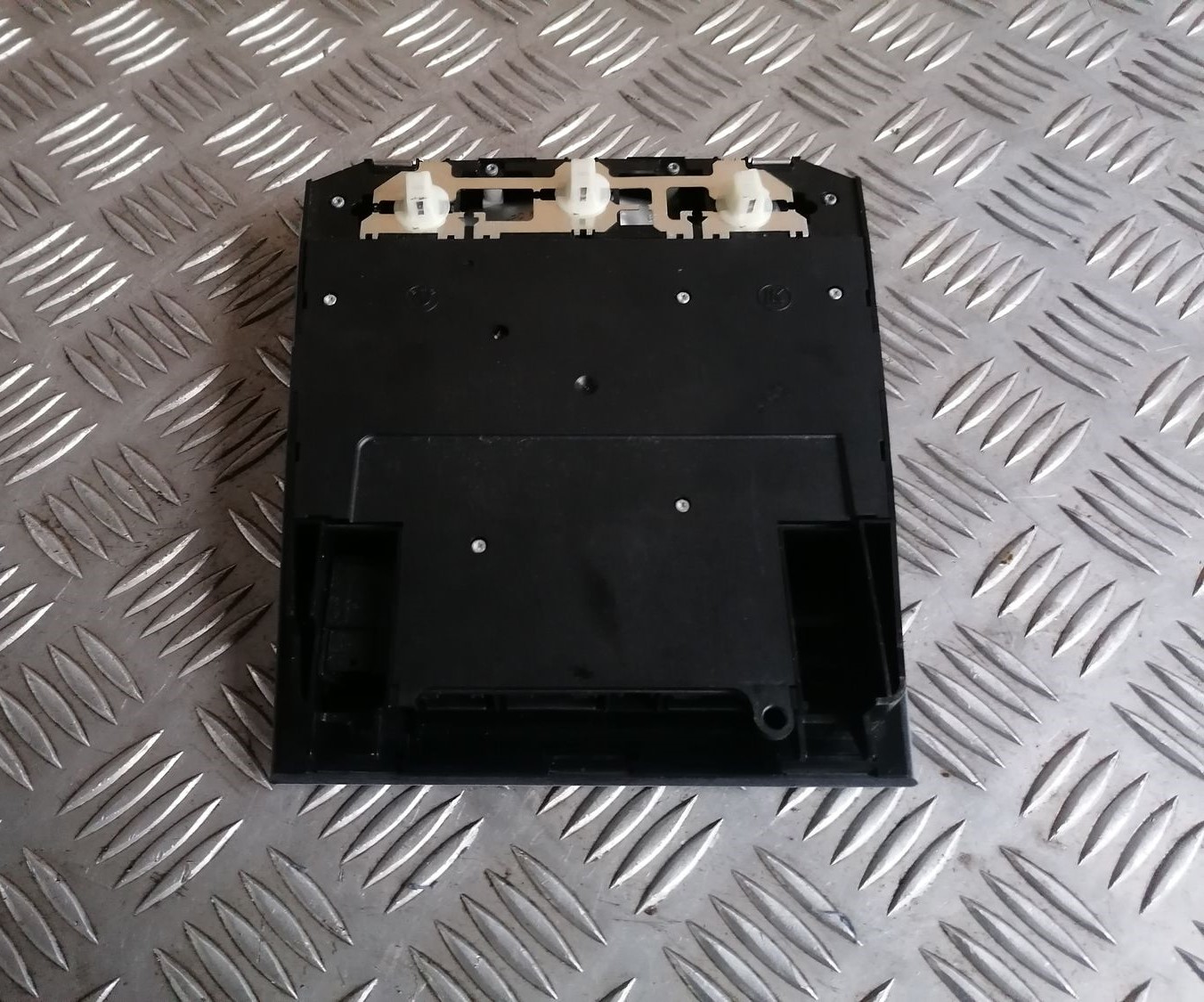 Salona apgaismojuma panelis priekš BMW 1 E87 2007 GRAPHITE 5 Salona apgaismojuma panelis priekš BMW 1 E87 2007 GRAPHITE