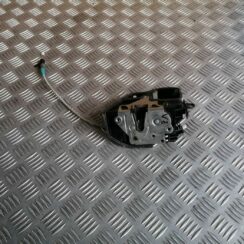 Aizmugurējo kreiso durvju slēdzene priekš BMW 1 E87 2007 GRAPHITE