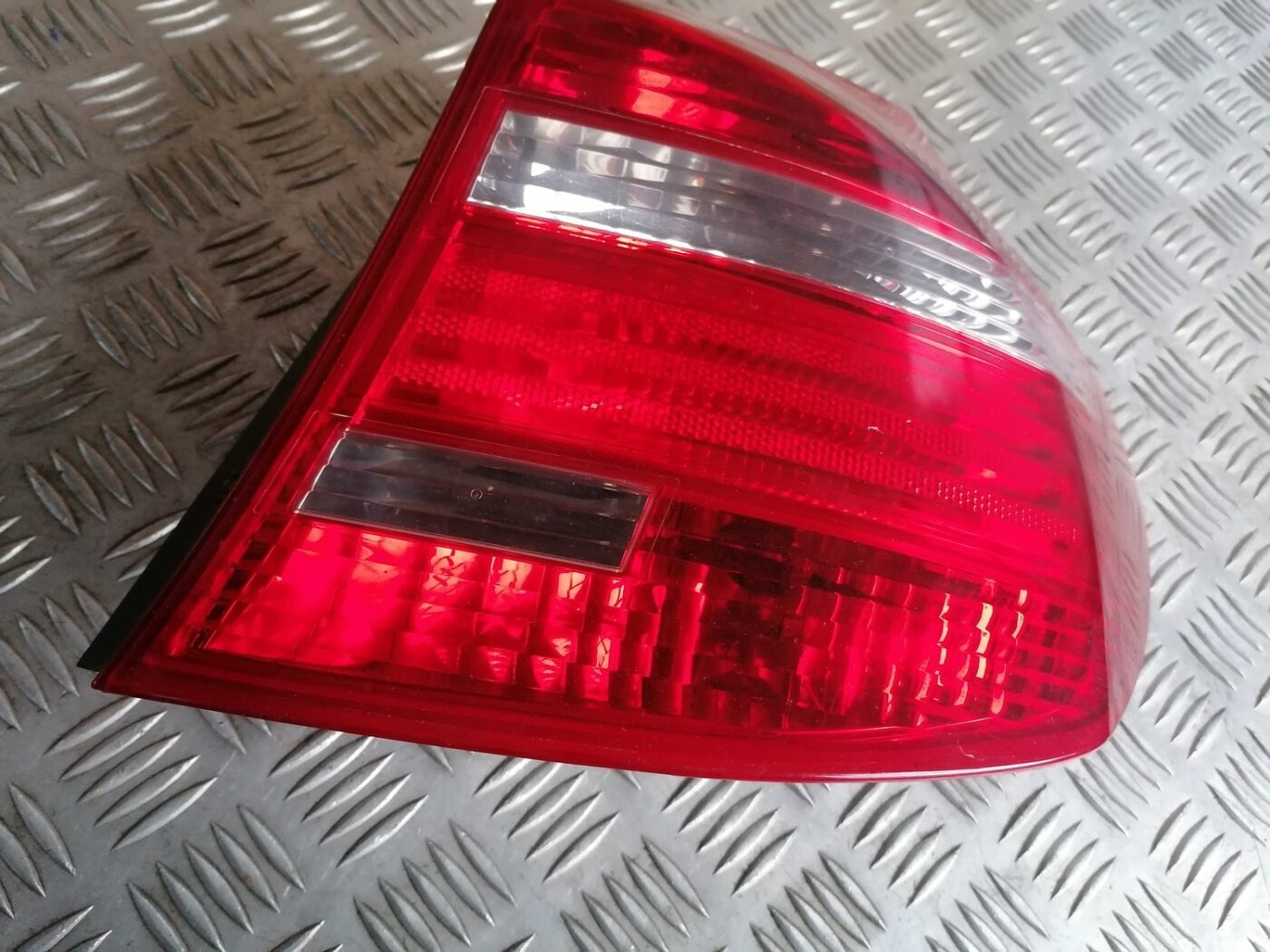 Aizmugurējais labais lukturis priekš BMW 1 E87 2007 GRAPHITE 7 Aizmugurējais labais lukturis priekš BMW 1 E87 2007 GRAPHITE