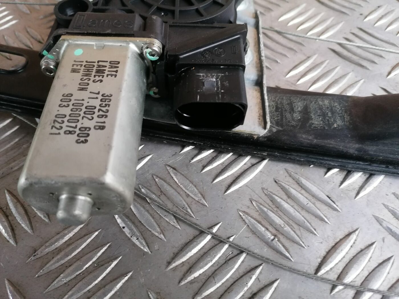 Stikla pacelšanas mehānisms aizmugurējais kreisais priekš BMW 1 E87 2007 GRAPHITE 3 Stikla pacelšanas mehānisms aizmugurējais kreisais priekš BMW 1 E87 2007 GRAPHITE