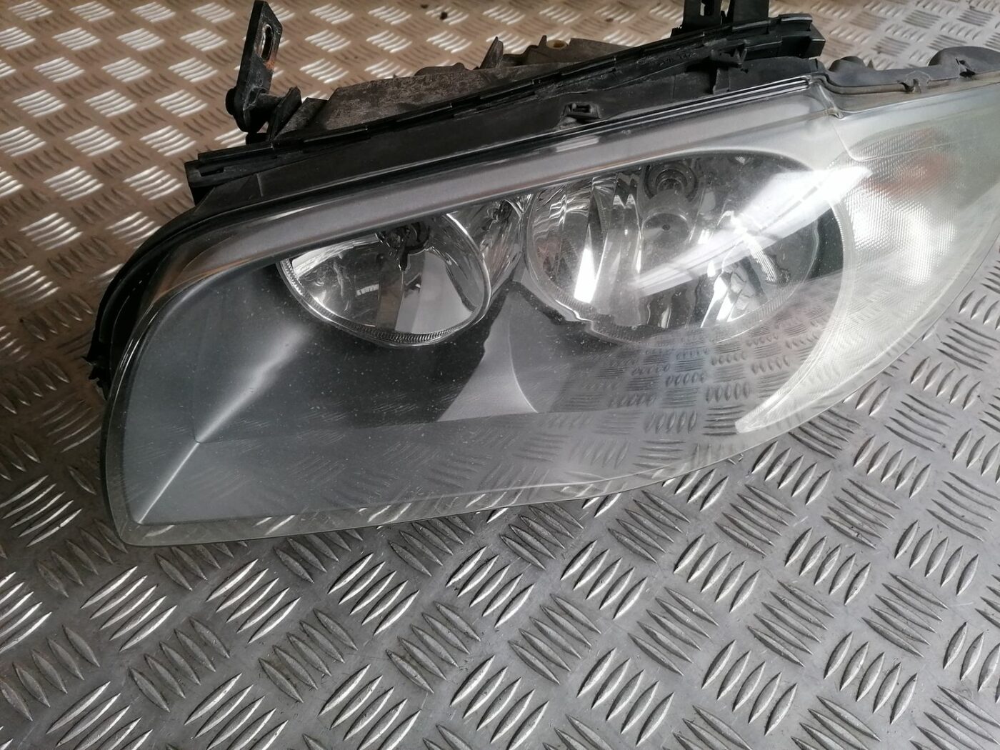 Priekšējais kreisais lukturis priekš BMW 1 E87 2007 GRAPHITE 11 Priekšējais kreisais lukturis priekš BMW 1 E87 2007 GRAPHITE