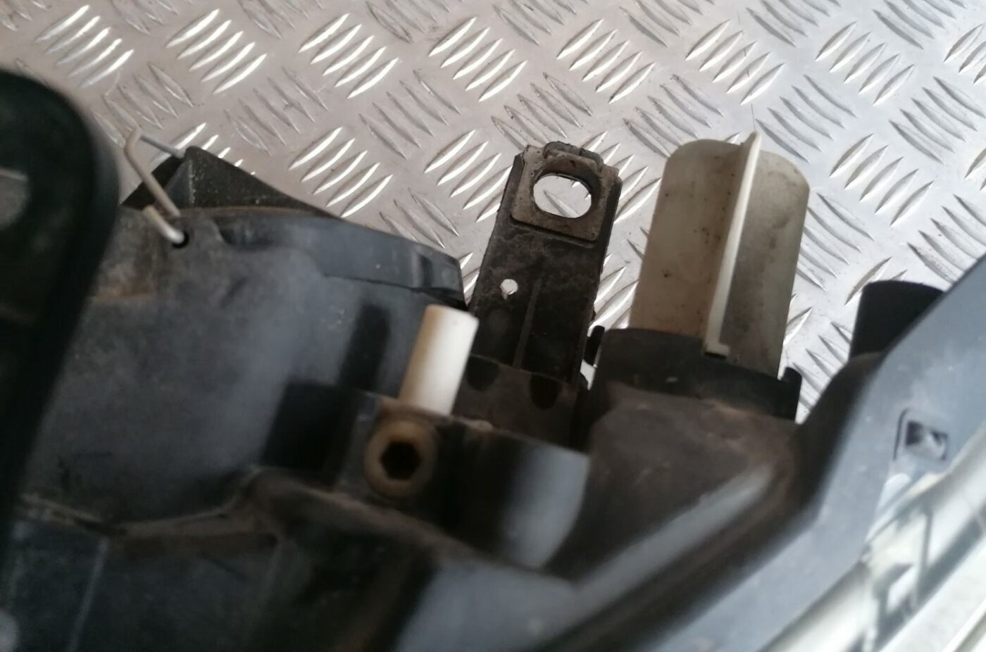 Priekšējais kreisais lukturis priekš BMW 1 E87 2007 GRAPHITE 8 Priekšējais kreisais lukturis priekš BMW 1 E87 2007 GRAPHITE