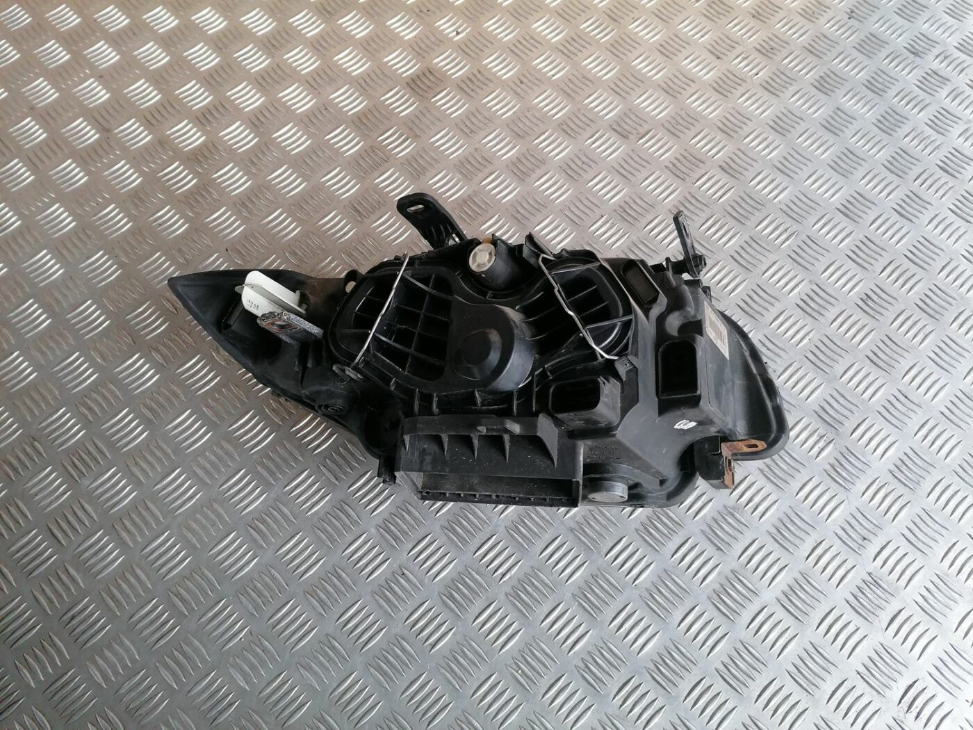 Priekšējais kreisais lukturis priekš BMW 1 E87 2007 GRAPHITE 3 Priekšējais kreisais lukturis priekš BMW 1 E87 2007 GRAPHITE