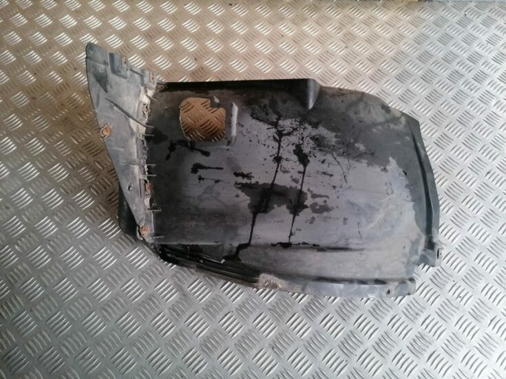 Priekšējais kreisais paspārns priekš BMW 1 E87 2007 GRAPHITE