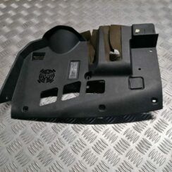 Mērinstrumentu paneļa apakšēja apdare priekš BMW 1 E87 2007 GRAPHITE