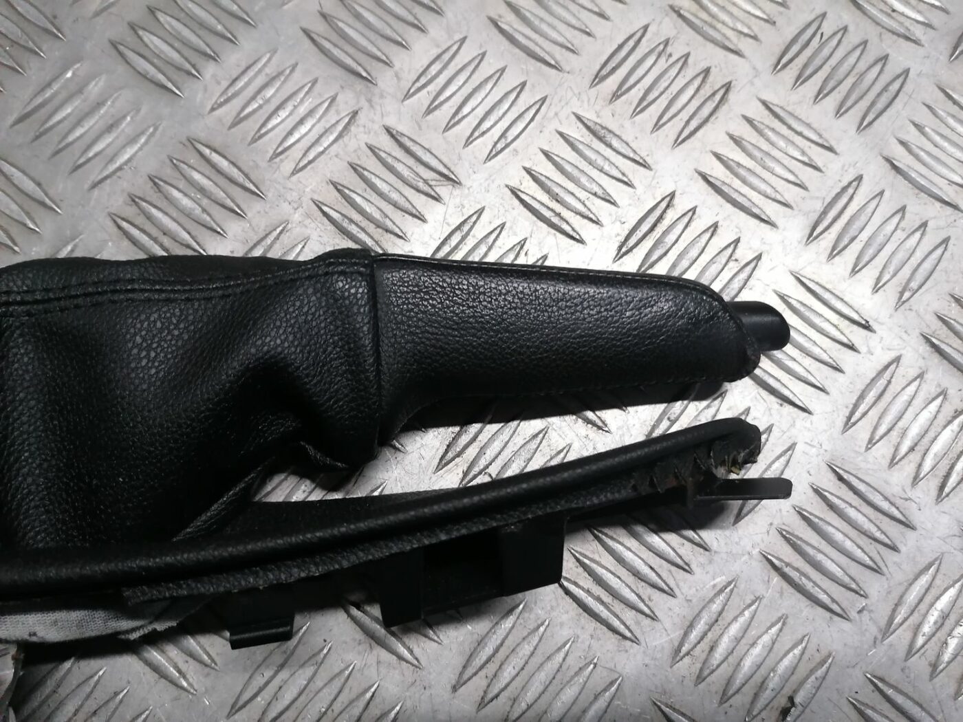 Stāvbremzes svira priekš BMW 1 E87 2007 GRAPHITE 2 Stāvbremzes svira priekš BMW 1 E87 2007 GRAPHITE