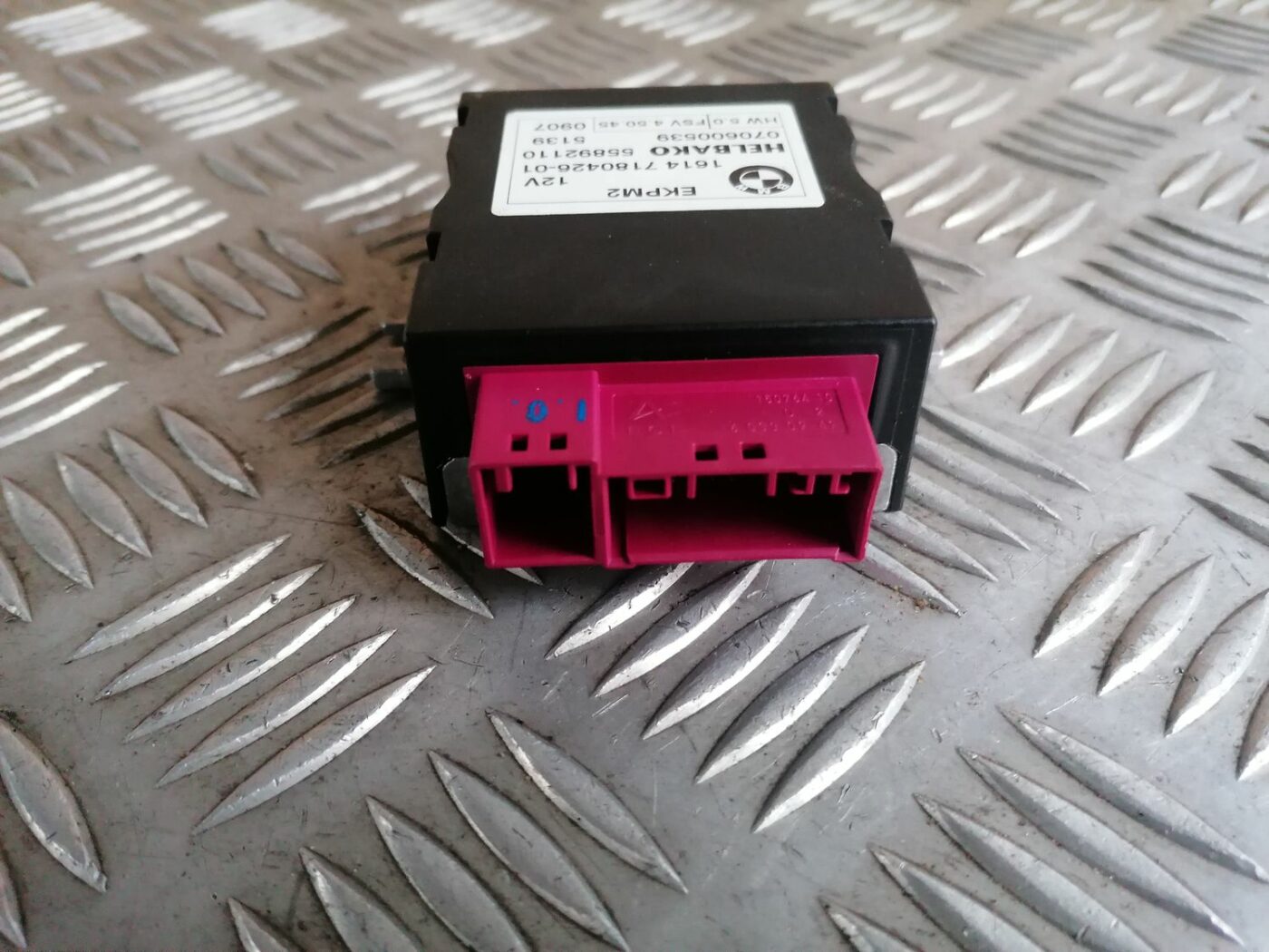 Degvielas sūkņa vadības bloks priekš BMW 1 E87 2007 GRAPHITE 4 Degvielas sūkņa vadības bloks priekš BMW 1 E87 2007 GRAPHITE