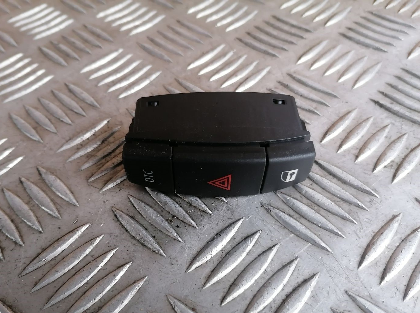 Mērinstrumentu paneļa pārslēgšanas pogas priekš BMW 1 E87 2007 GRAPHITE 2 Mērinstrumentu paneļa pārslēgšanas pogas priekš BMW 1 E87 2007 GRAPHITE