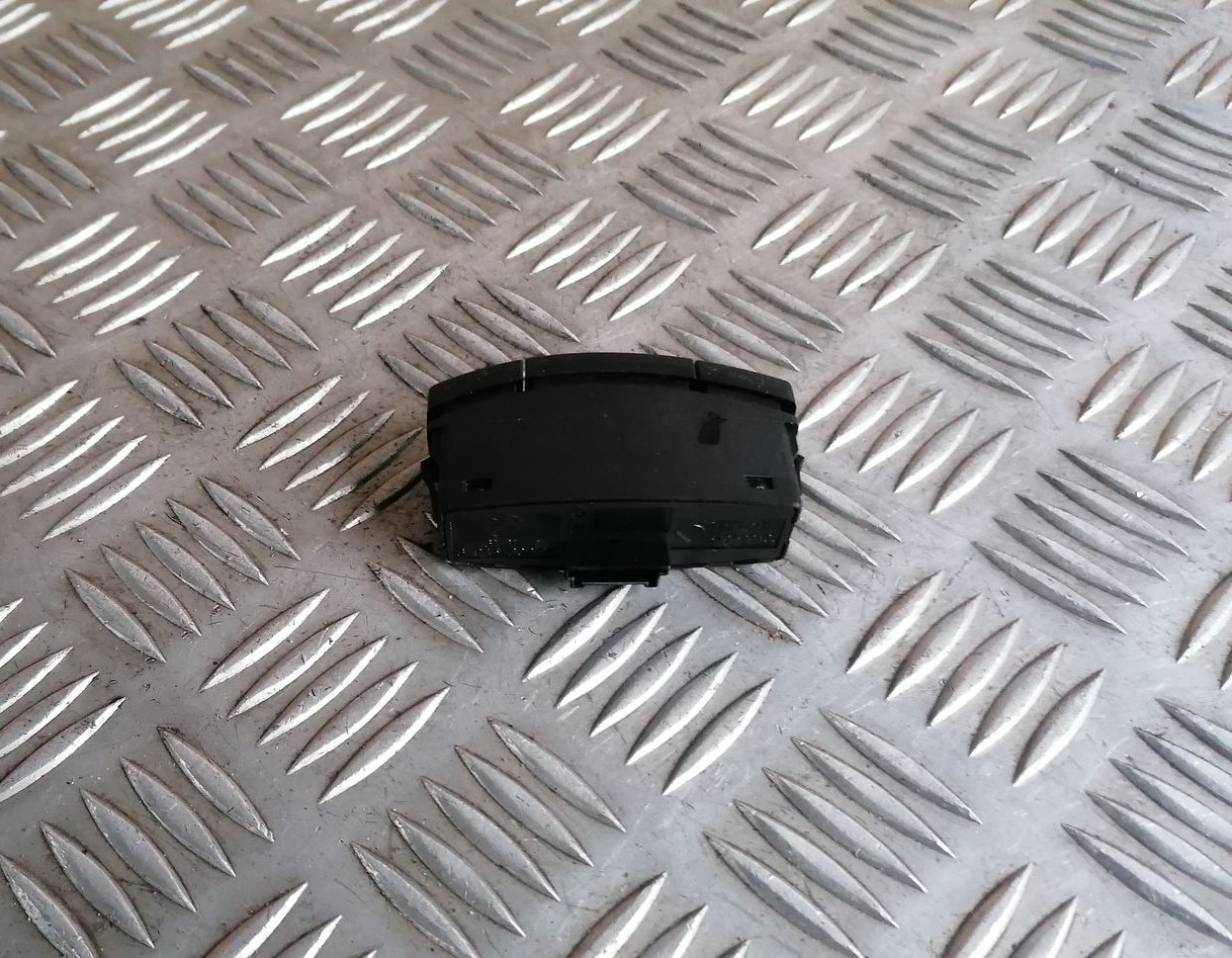 Mērinstrumentu paneļa pārslēgšanas pogas priekš BMW 1 E87 2007 GRAPHITE 7 Mērinstrumentu paneļa pārslēgšanas pogas priekš BMW 1 E87 2007 GRAPHITE