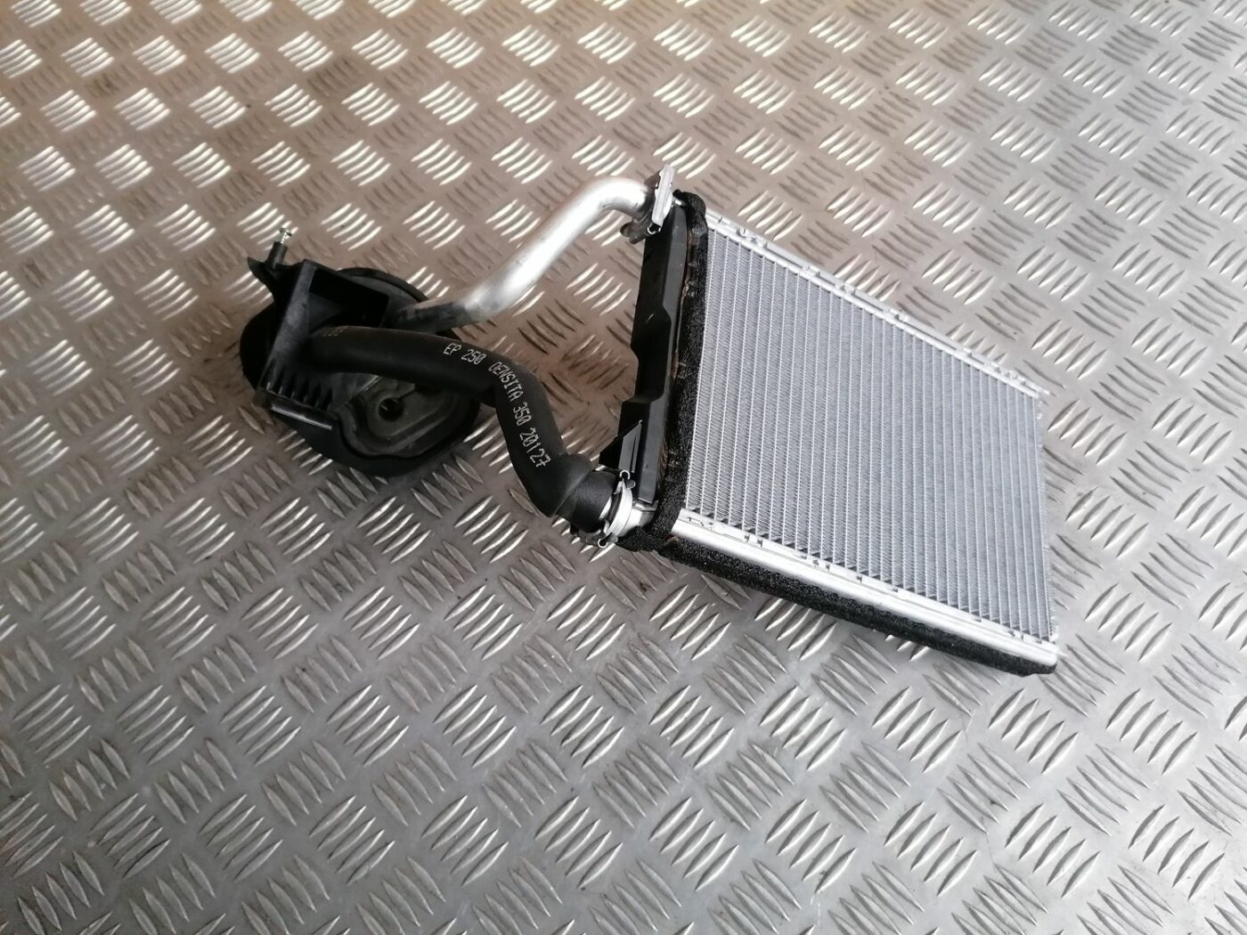 Apsildes sistēmas radiators priekš BMW 1 E87 2007 GRAPHITE 3 Apsildes sistēmas radiators priekš BMW 1 E87 2007 GRAPHITE