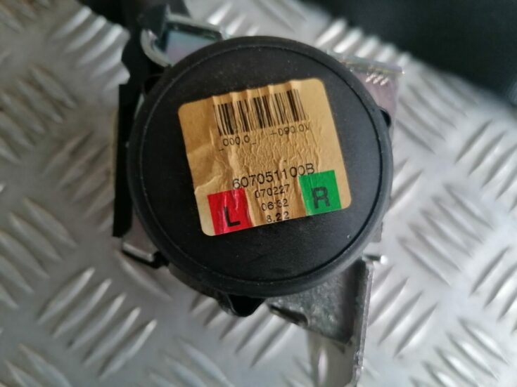 Aizmugurējā labā drošības josta priekš BMW 1 E87 2007 GRAPHITE