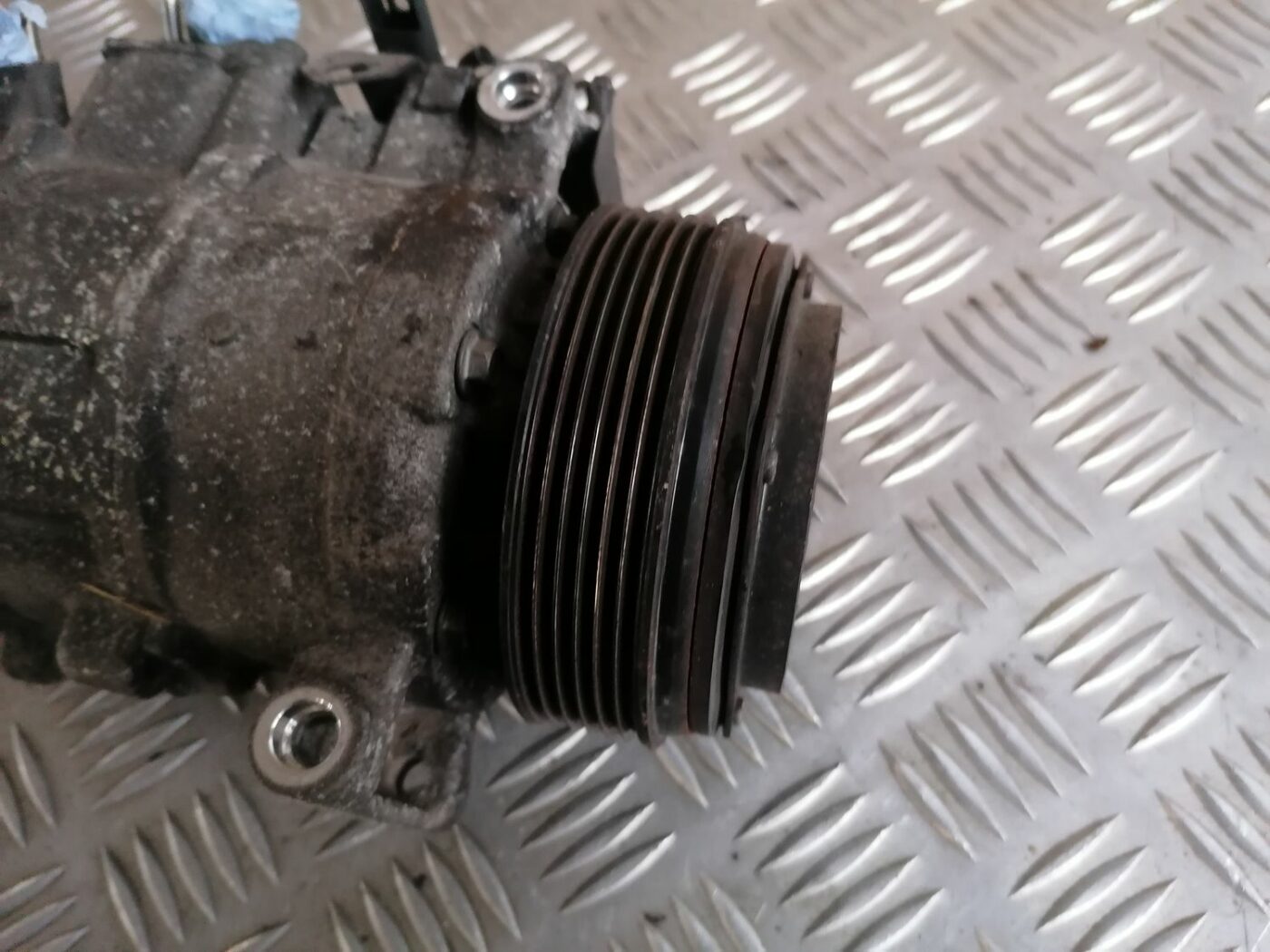 Gaisa kondicioniera kompresors priekš BMW 1 E87 2007 GRAPHITE 8 Gaisa kondicioniera kompresors priekš BMW 1 E87 2007 GRAPHITE