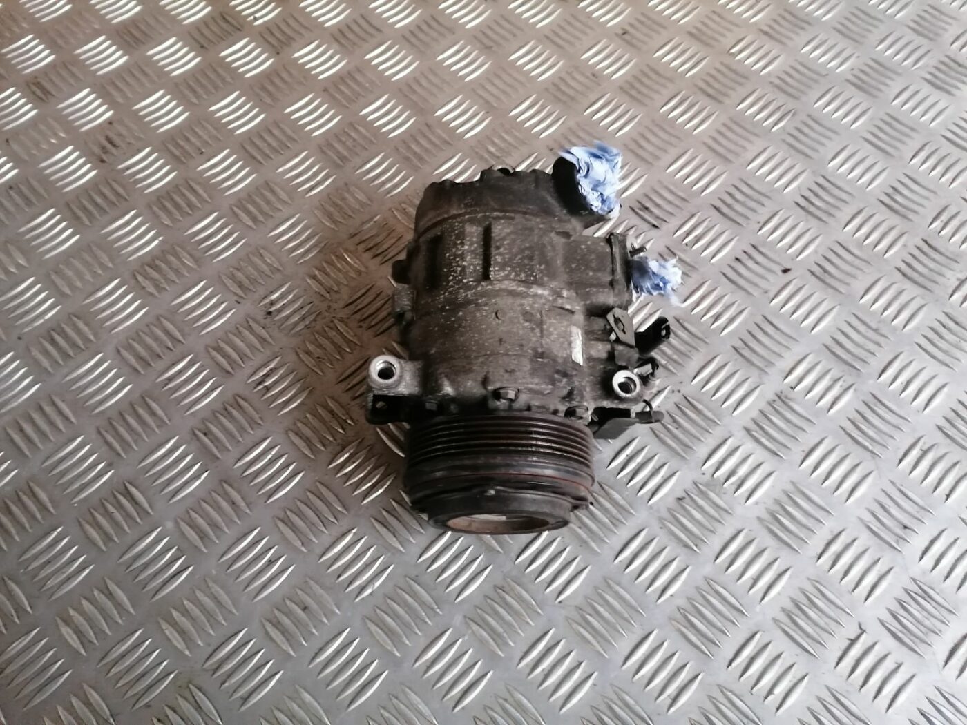 Gaisa kondicioniera kompresors priekš BMW 1 E87 2007 GRAPHITE 3 Gaisa kondicioniera kompresors priekš BMW 1 E87 2007 GRAPHITE