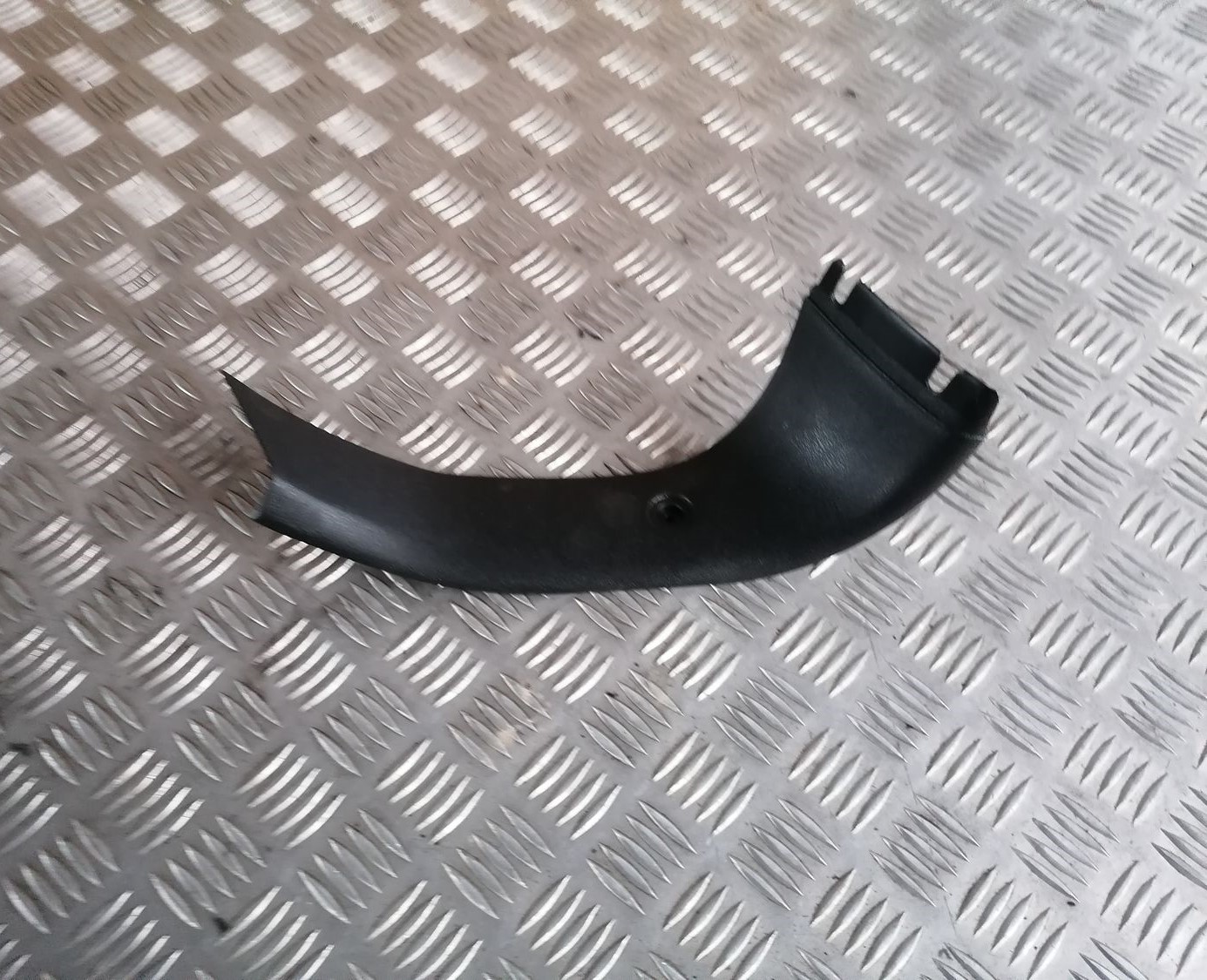 Bagāžnieka vāka apdare priekš BMW 1 E87 2007 GRAPHITE 3 Bagāžnieka vāka apdare priekš BMW 1 E87 2007 GRAPHITE