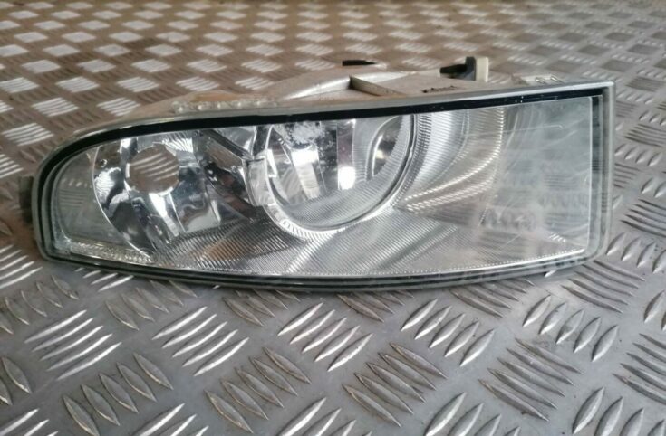 Miglas lukturis priekšā labajā pusē priekš SKODA OCTAVIA 2012