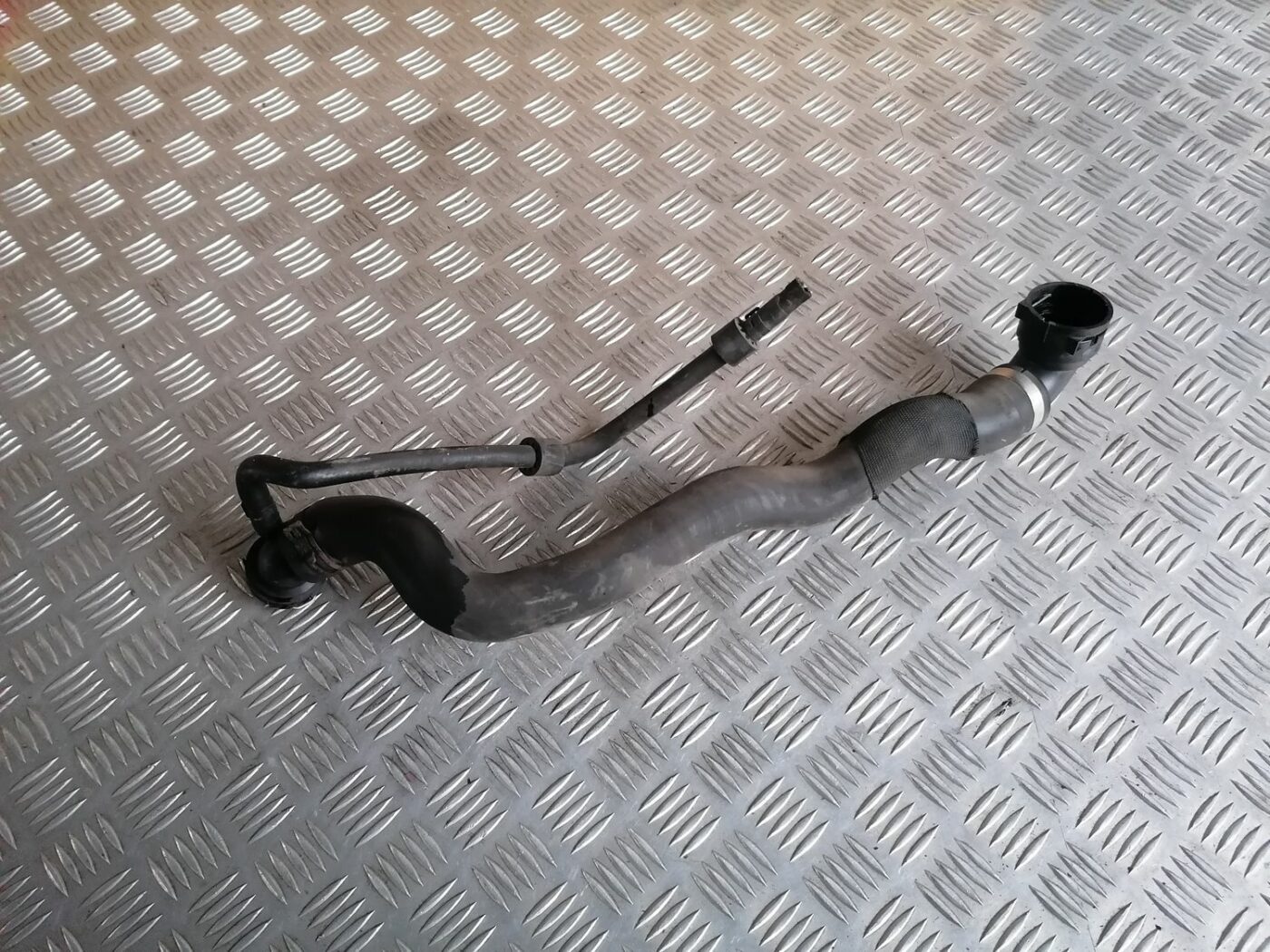 Dzesēšanas caurule priekš SKODA OCTAVIA 2012 3 Dzesēšanas caurule priekš SKODA OCTAVIA 2012