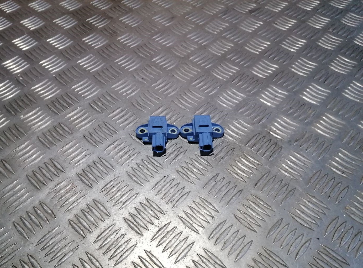 Drošības spilvena trieciensensors priekš SKODA OCTAVIA 2012 1 Drošības spilvena trieciensensors priekš SKODA OCTAVIA 2012