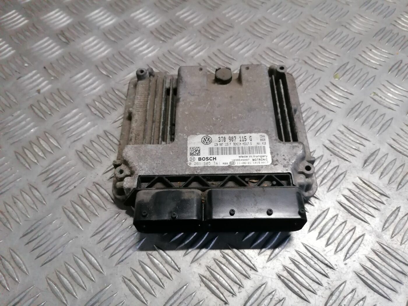 Dzinēja vadības bloks priekš SKODA OCTAVIA 2012 2 Dzinēja vadības bloks priekš SKODA OCTAVIA 2012