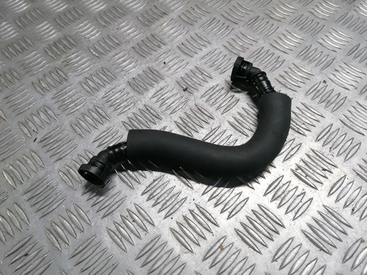 Degvielas tvertnes ventilācijas caurule priekš SKODA OCTAVIA 2012 2 Degvielas tvertnes ventilācijas caurule priekš SKODA OCTAVIA 2012